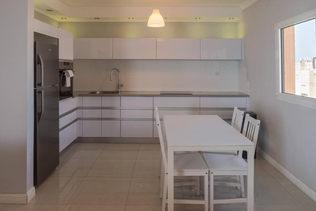 Royal Aparatment On The Sea , Blvd Nitza 34 Netanya Exterior photo