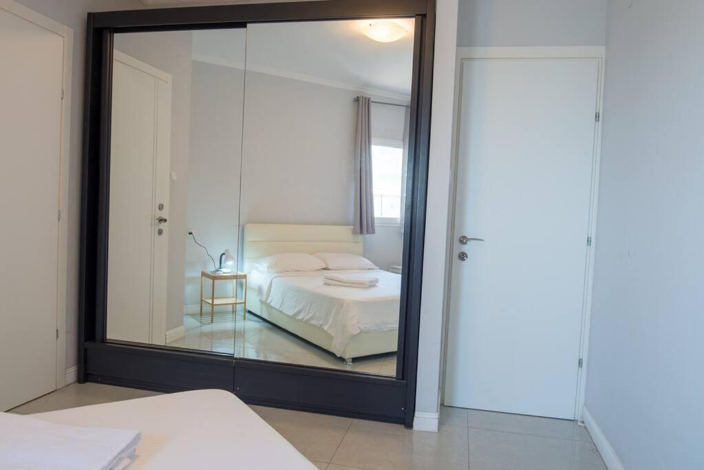 Royal Aparatment On The Sea , Blvd Nitza 34 Netanya Exterior photo