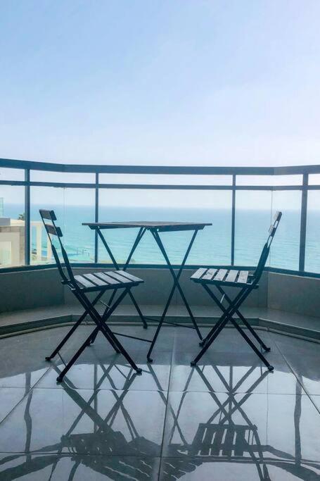 Royal Aparatment On The Sea , Blvd Nitza 34 Netanya Exterior photo